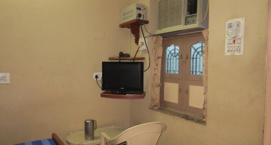 Mirror Tower Lodge, Mayiladuthurai 3
